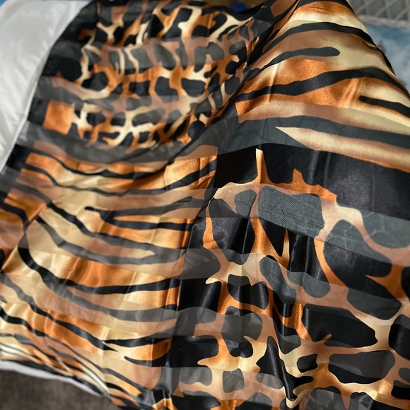 Elaine Animal print scarve - Picture 10 of 10